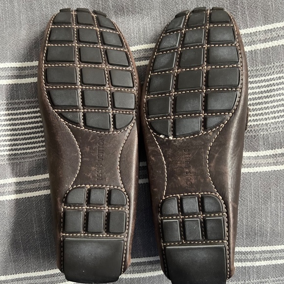 Louis Vuitton loafers 7.5 size